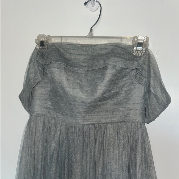 Bella bridesmaid dress size 4 chiffon material - light blue - Picture 3 of 5